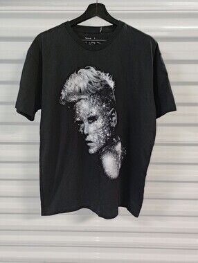 P!NK Pink Alecia Moore Summer Carnival 2023 Short Sleeves T-shirt L